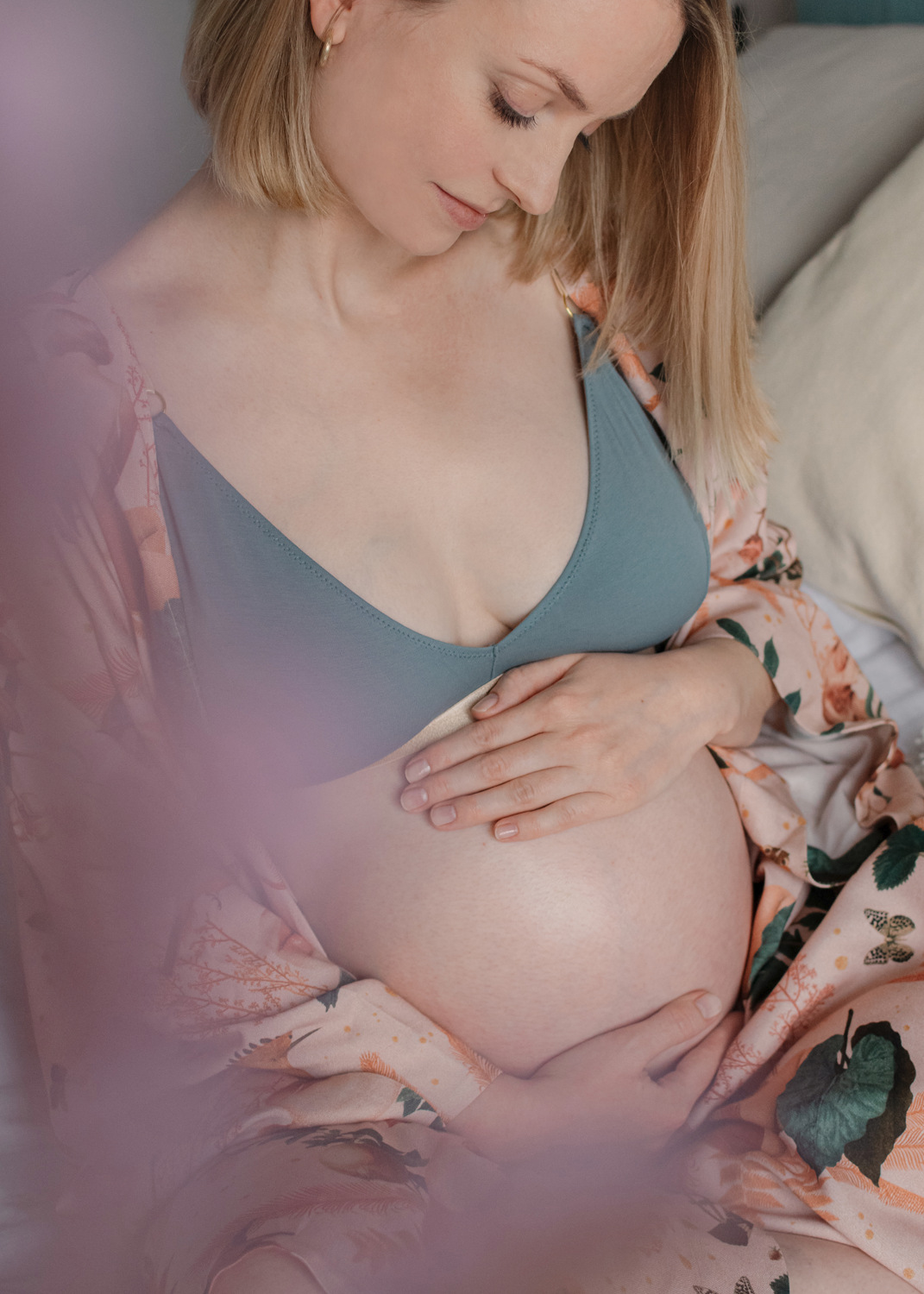 mum and her pregnancy bump, Family photographer in Bristol, Agi Lebiedz Photography